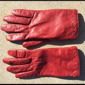 Vintage Women’s Fawnes red leather gloves